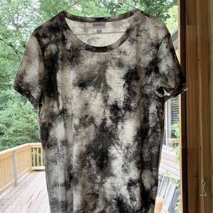LulaRoe cotton polyester T-shirt straight L black and white pattern